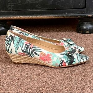 Aerosoles Heel Rest tropical floral peep toe espadrille shoes Size 7.5